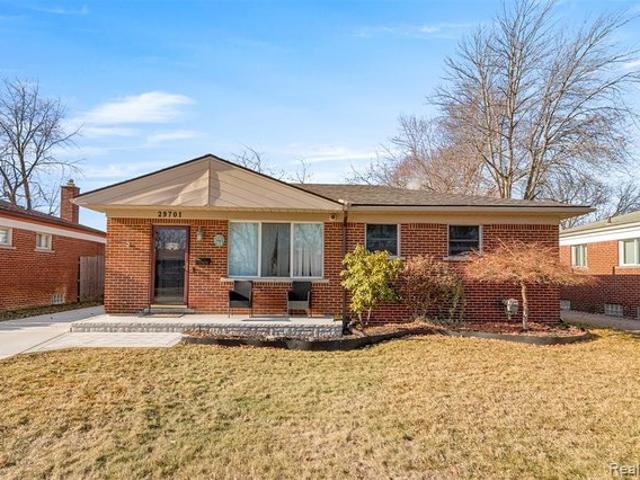 House for sale in Saint Clair Shores, Michigan
