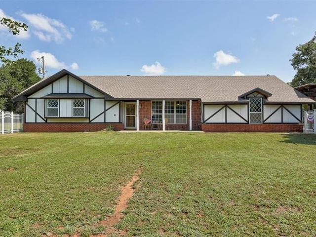 House for sale in Mcloud, Oklahoma