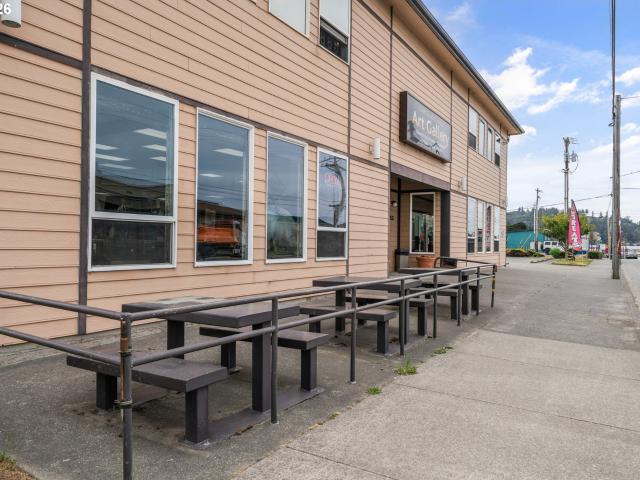Commercial for sale in Oregonia