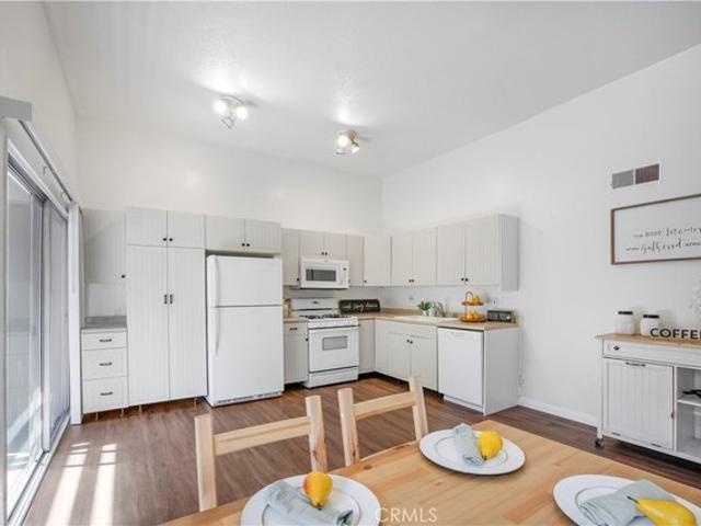 Townhouse for sale in Santa Ana, California