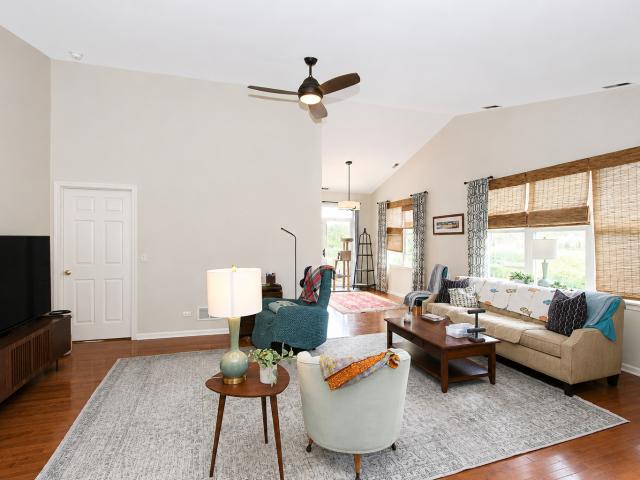 Townhouse for sale in Mchenry, Illinois