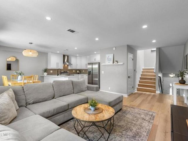 Townhouse for sale in Agoura Hills, California