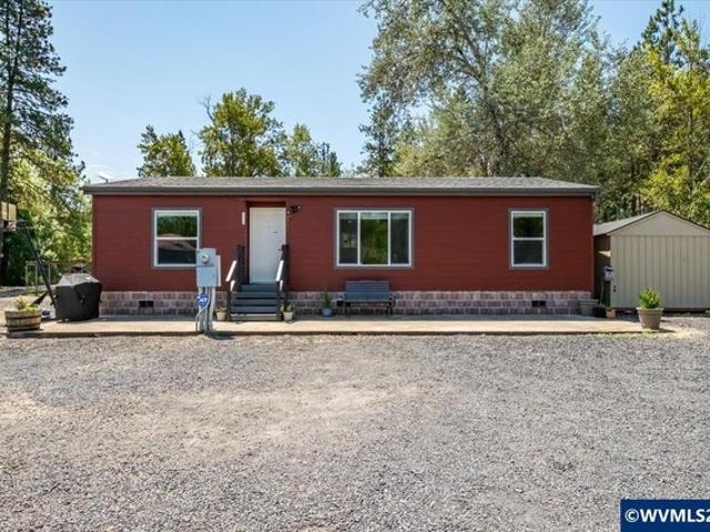 House for sale in Oregonia