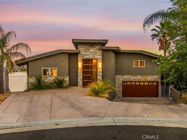 House for sale in Canyon Lake, California