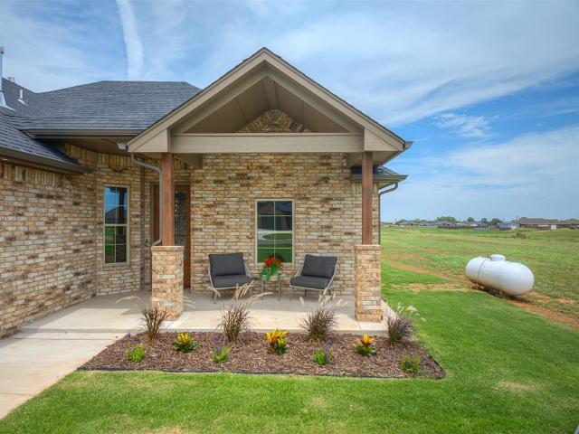 House for sale in Cashion, Oklahoma