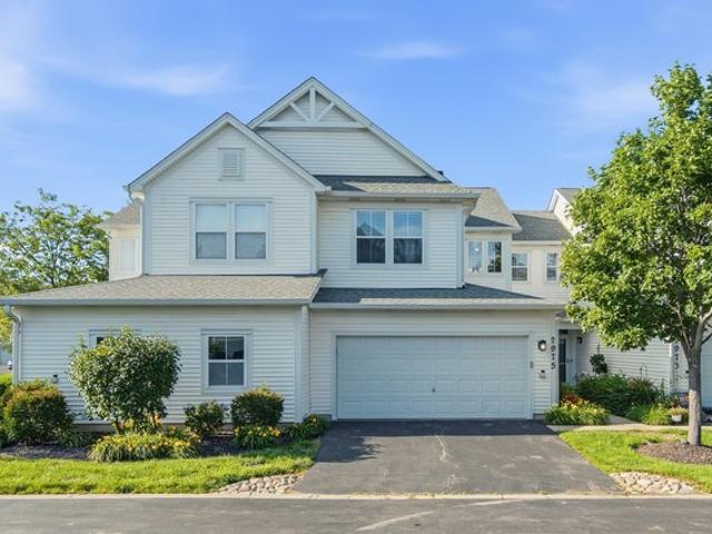 Townhouse for sale in Lindenhurst, Illinois