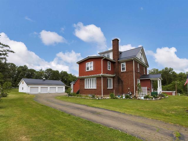 House for sale in Harborcreek, Pennsylvania
