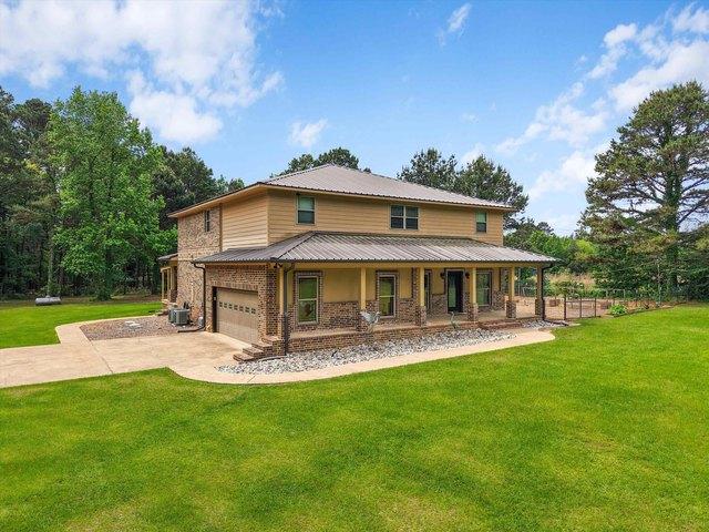 House for sale in Henderson, Texas