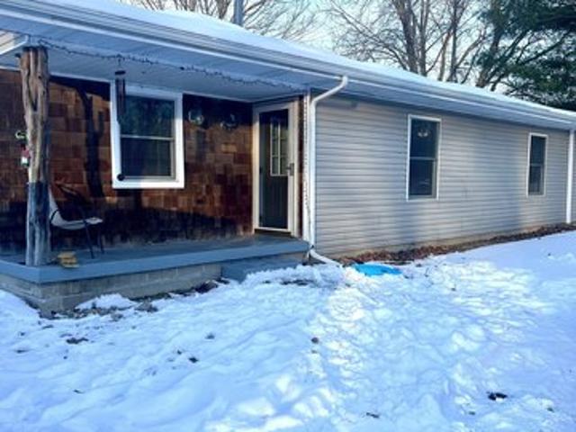 House for sale in Rosedale, Indiana