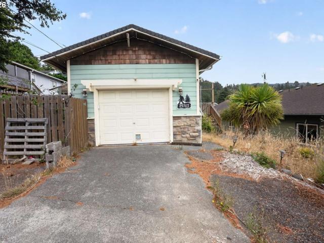 House for sale in Gold Beach, Curry County