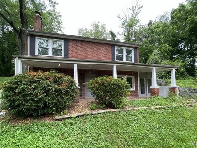 House for sale in Glen Carbon, Illinois