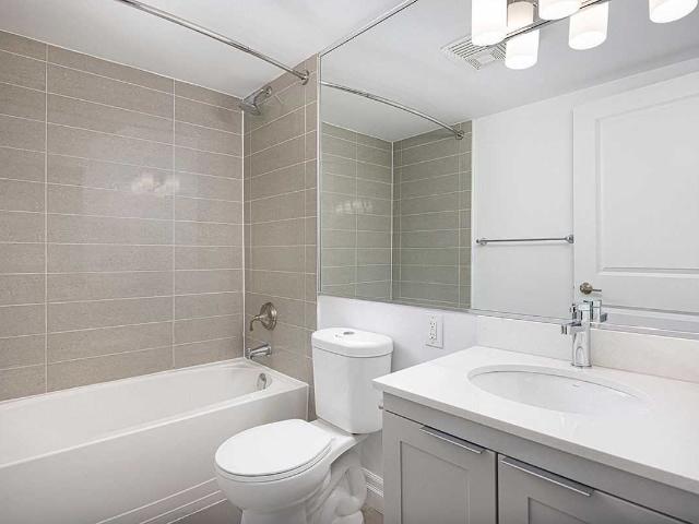 Apartment for rent in Castle Green, Oakville