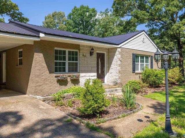 House for sale in Hamilton, Alabama