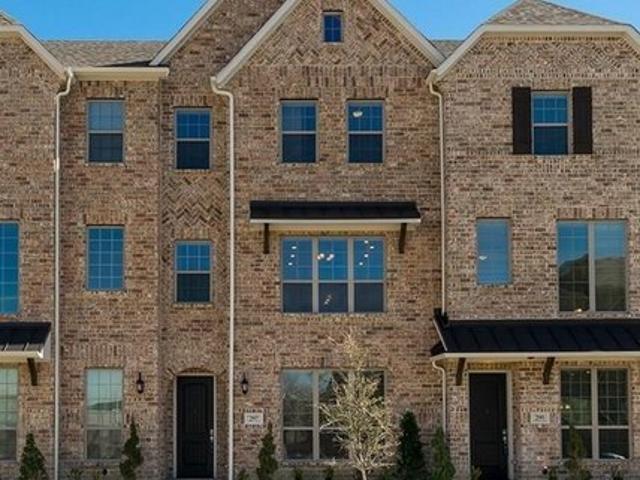 Townhouse for sale in Denton, Texas