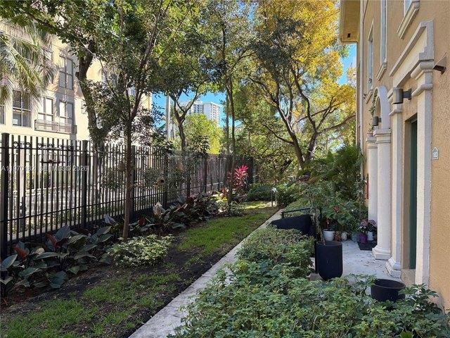 Townhouse for sale in Aventura, Florida