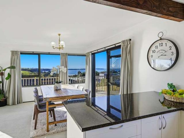 Townhouse for sale in Whangaparaoa