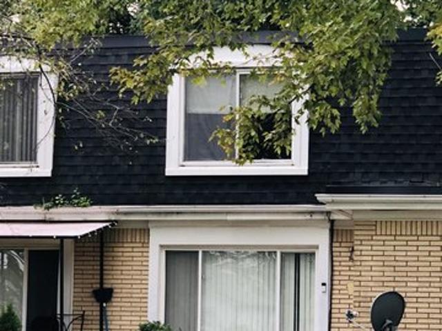 Townhouse for sale in Warren, Macomb County