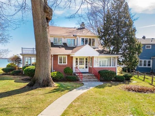 House for sale in Grosse Ile, Michigan