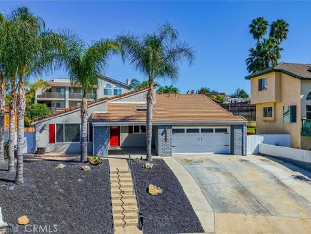House for sale in Canyon Lake, California