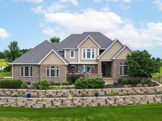 House for sale in Neenah, Winnebago County