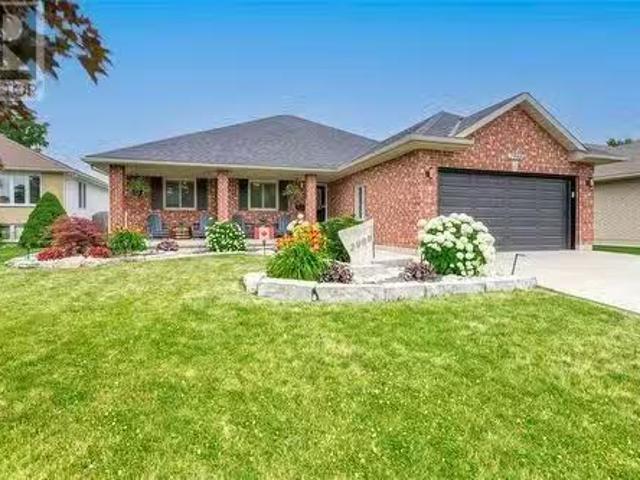House for sale in Brights Grove, Ontario