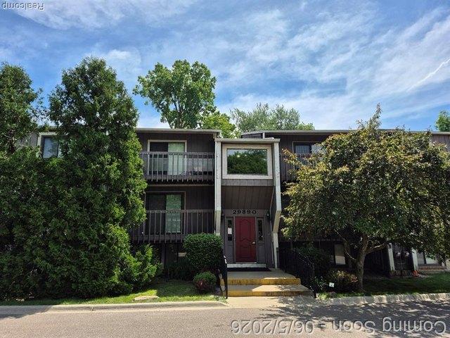 Condo for sale in Commerce Township, Michigan