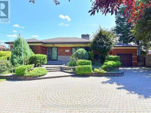 House for sale in Ancaster, Ontario