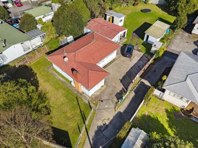 House for sale in Avondale