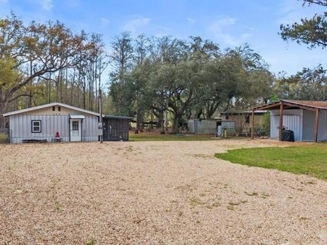 House for sale in Suwannee, Florida
