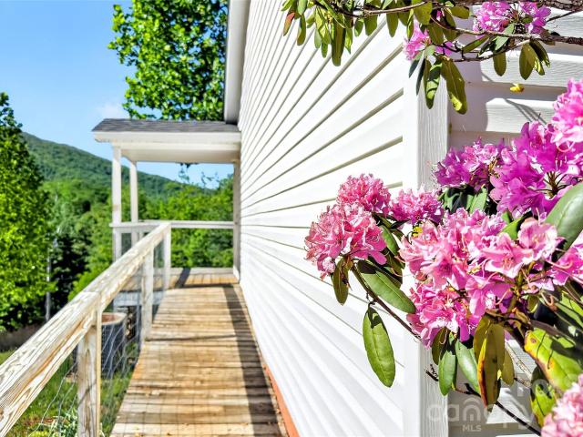 House for sale in Hawk, Bakersville