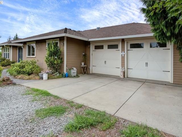House for sale in La Center, Washington
