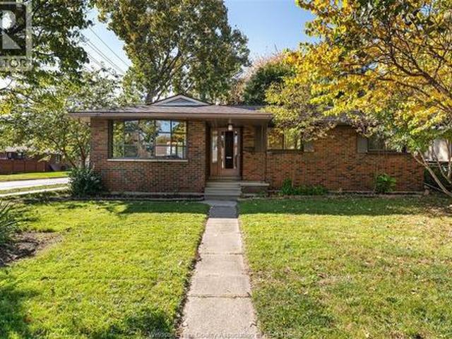 House for sale in South Windsor, Windsor