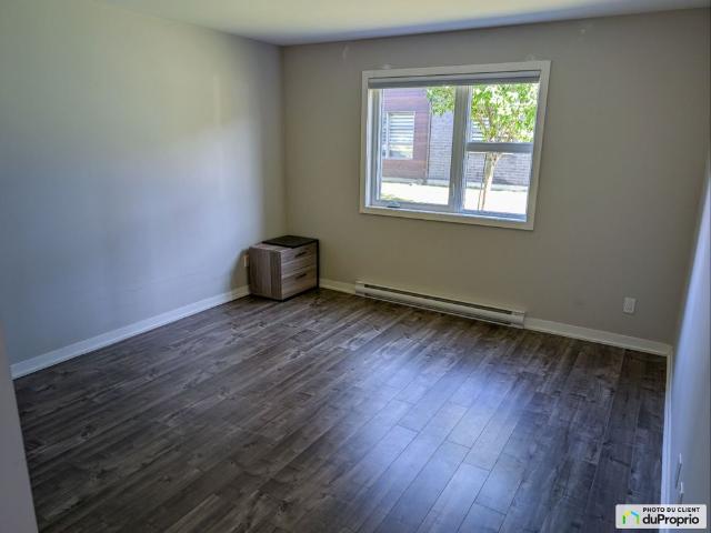 Apartment for rent in Sainte-Marthe-sur-le-Lac, Laurentides