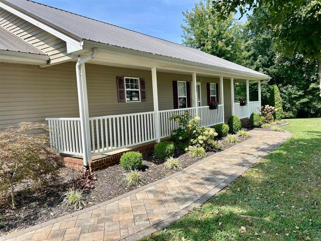 House for sale in Oakland, Kentucky