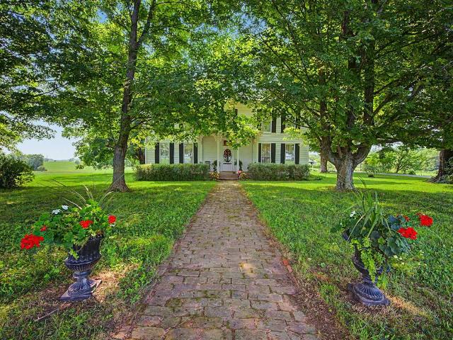 House for sale in Woodburn, Kentucky
