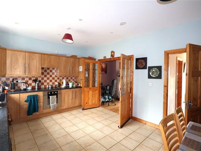 Detached House for sale in Tuam, Connacht