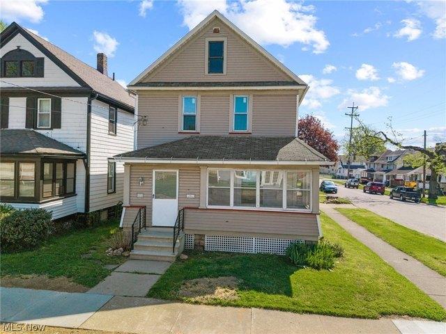 House for sale in Summit, Ohio