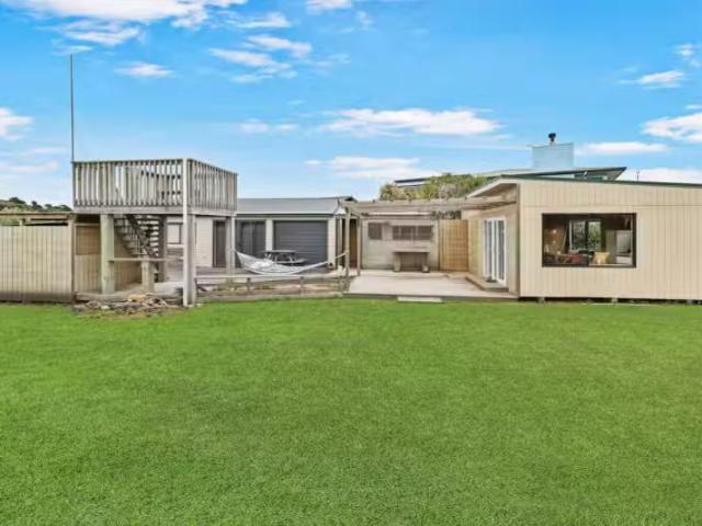 House for sale in Awhitu