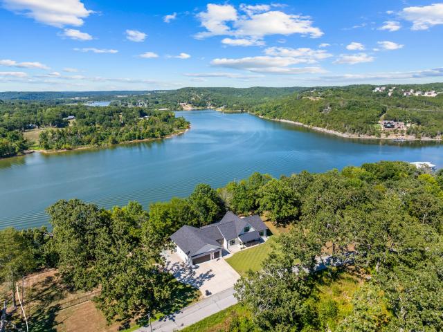 House for sale in Stone, Missouri