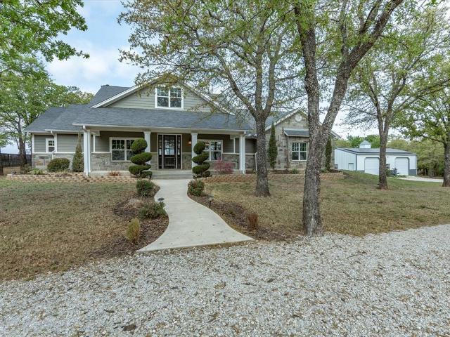 House for sale in Bowie, Texas