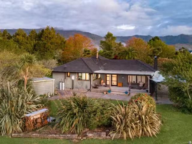 House for sale in Fairdown, West Coast