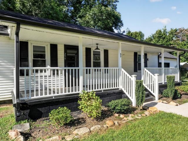 House for sale in Mount Leo, McMinnville