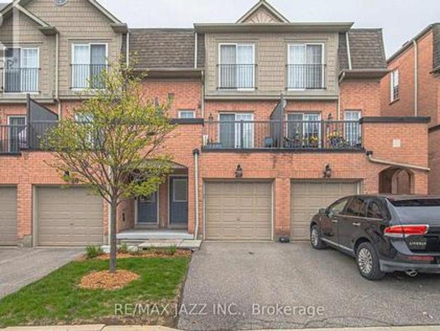 Townhouse for sale in Durham, Ontario