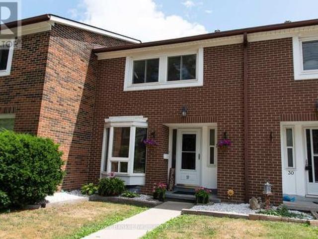Townhouse for sale in Guelph, Ontario