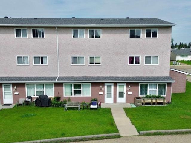 Townhouse for sale in Wedgewood, Alberta