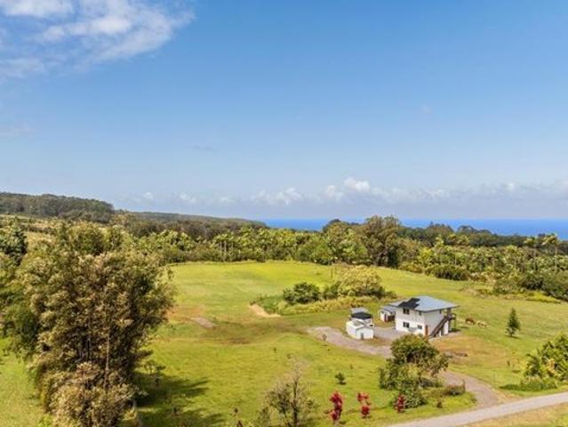 House for sale in Hakalau, Hawaiʻi County
