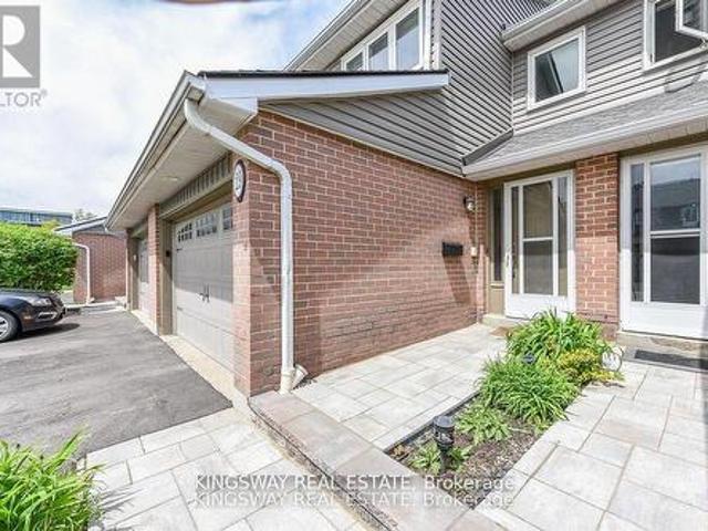 Townhouse for sale in Mississauga, Ontario
