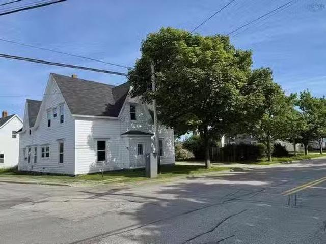 House for sale in Yarmouth, Nova Scotia