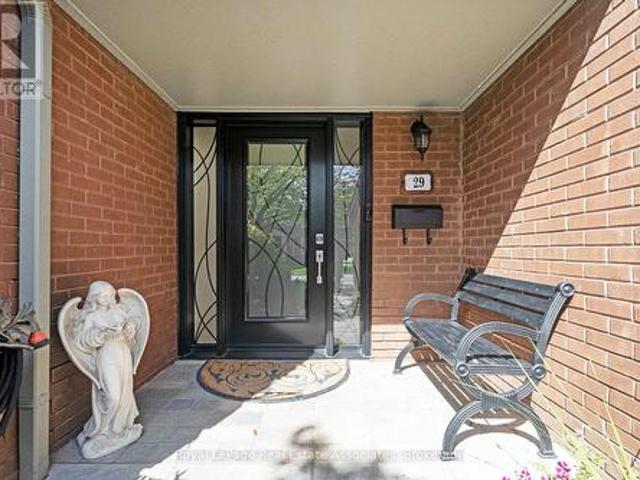 Townhouse for sale in Mississauga, Ontario