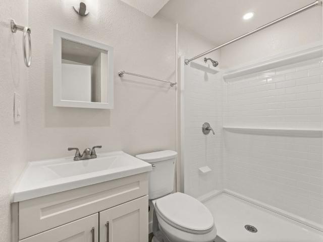Apartment for rent in Signal Hill, California